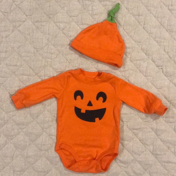 Carter's Other - Carter’s Halloween pumpkin bodysuit and hat set